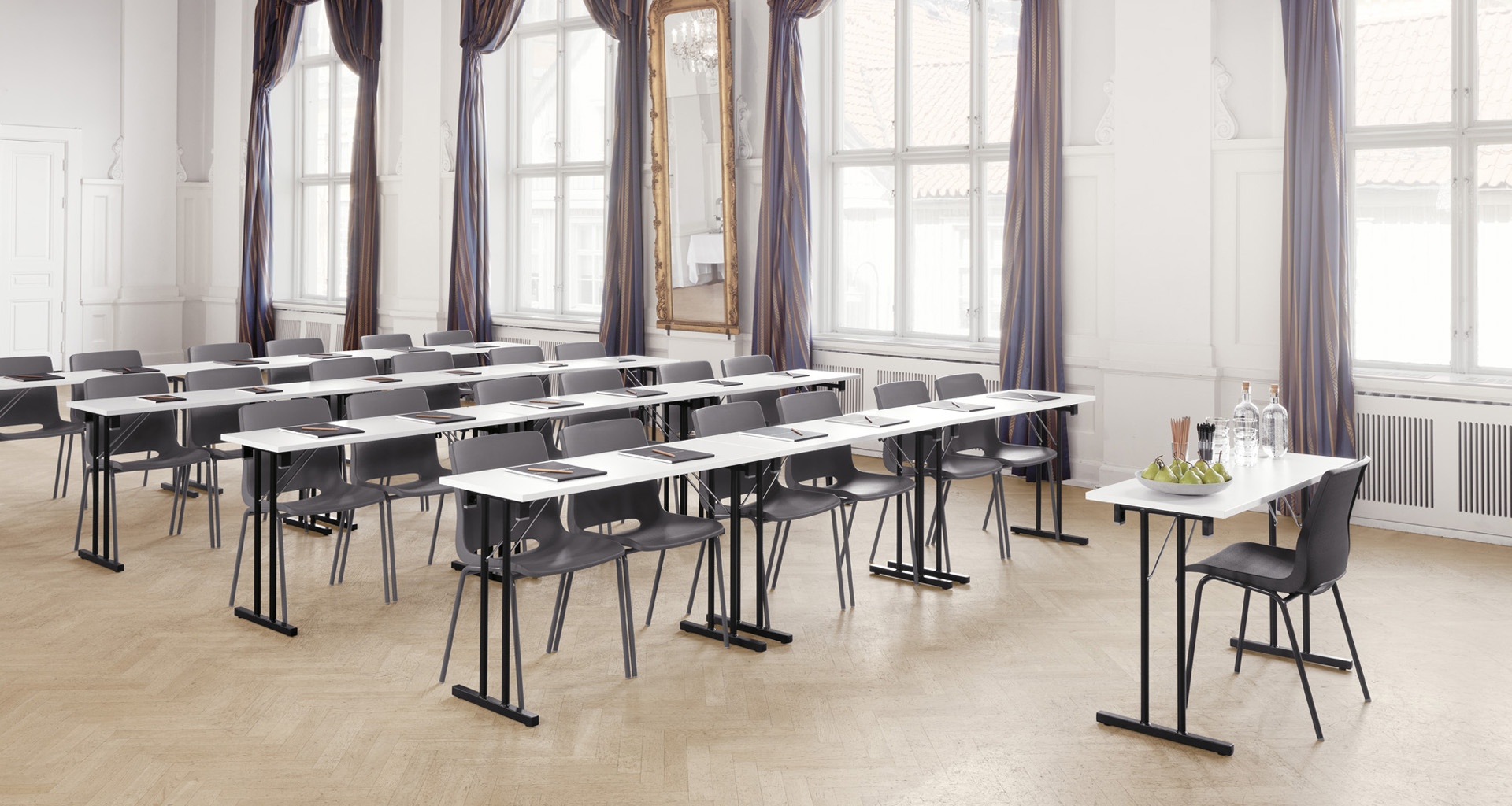 Chaises RBM et tables pliables 