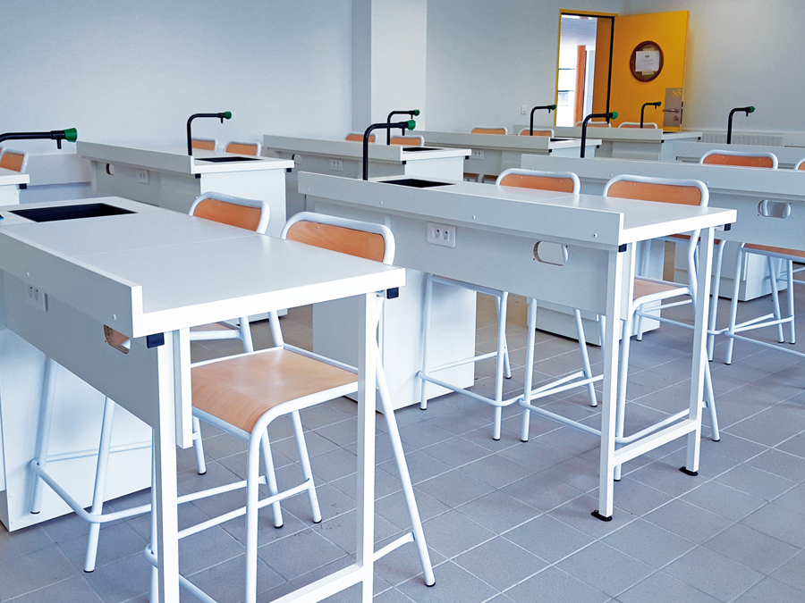 Mobilier salle de classe de sciences 