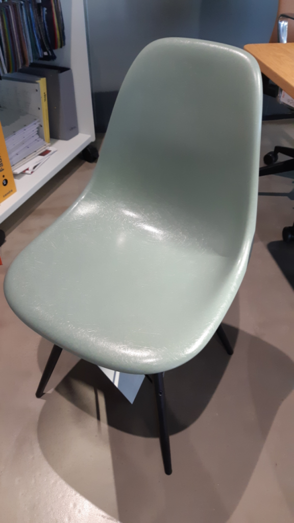 Chaise Eames Fiberglass side chair